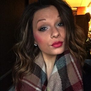 Meet your Posher, Samantha